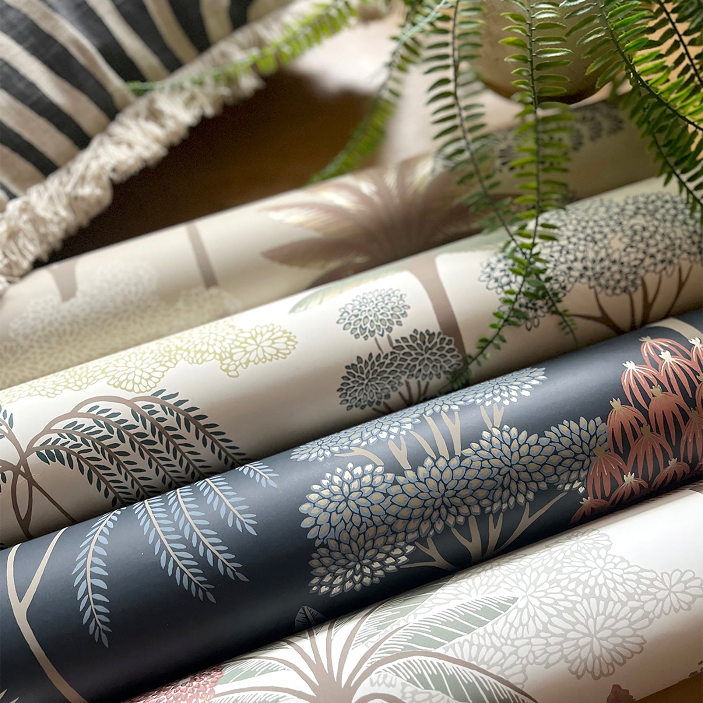 Akiko Floral Blue Wallpaper by Belgravia Décor