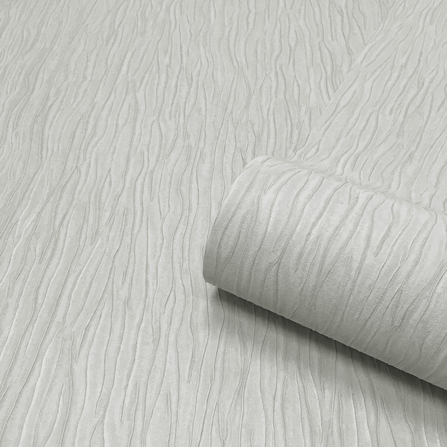 Tiffany Texture Soft Silver Wallpaper by Belgravia Décor