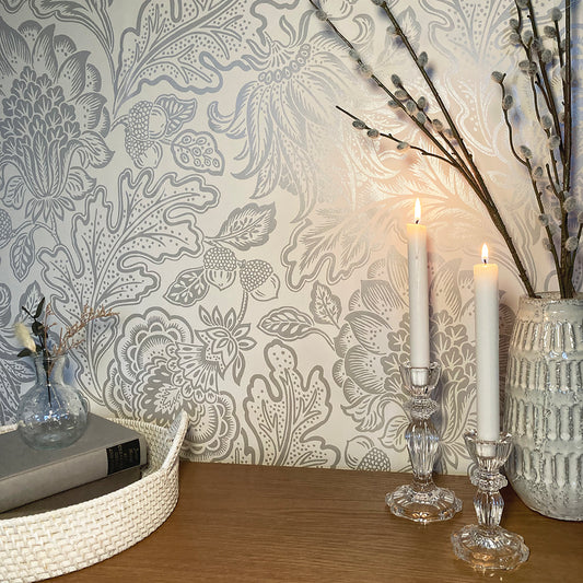 Fernhurst Silver / White Wallpaper by Belgravia