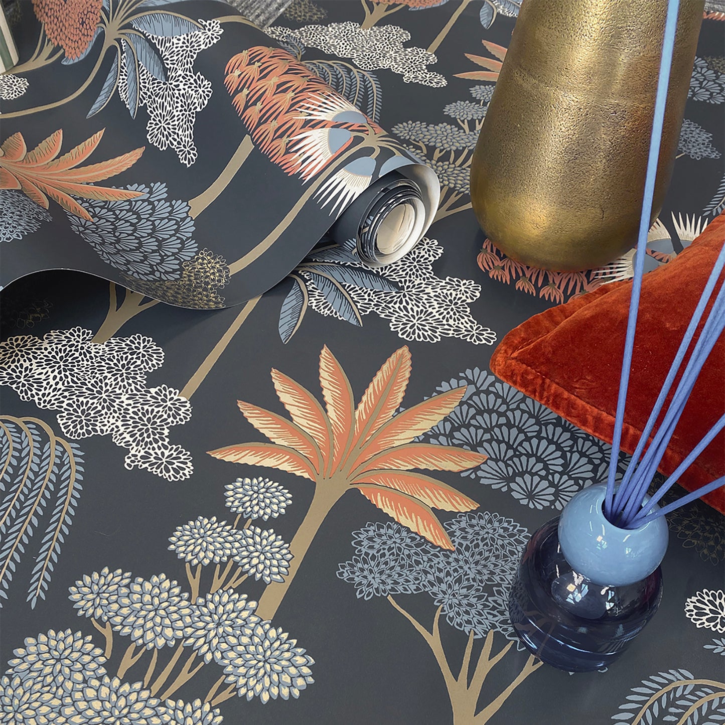 Akiko Floral Blue Wallpaper by Belgravia Décor