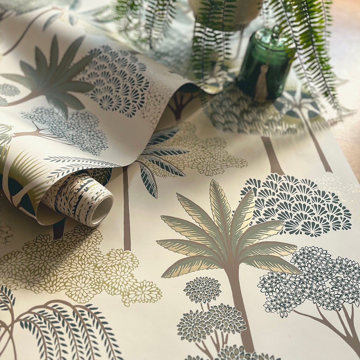 Akiko Floral Green Wallpaper by Belgravia Décor