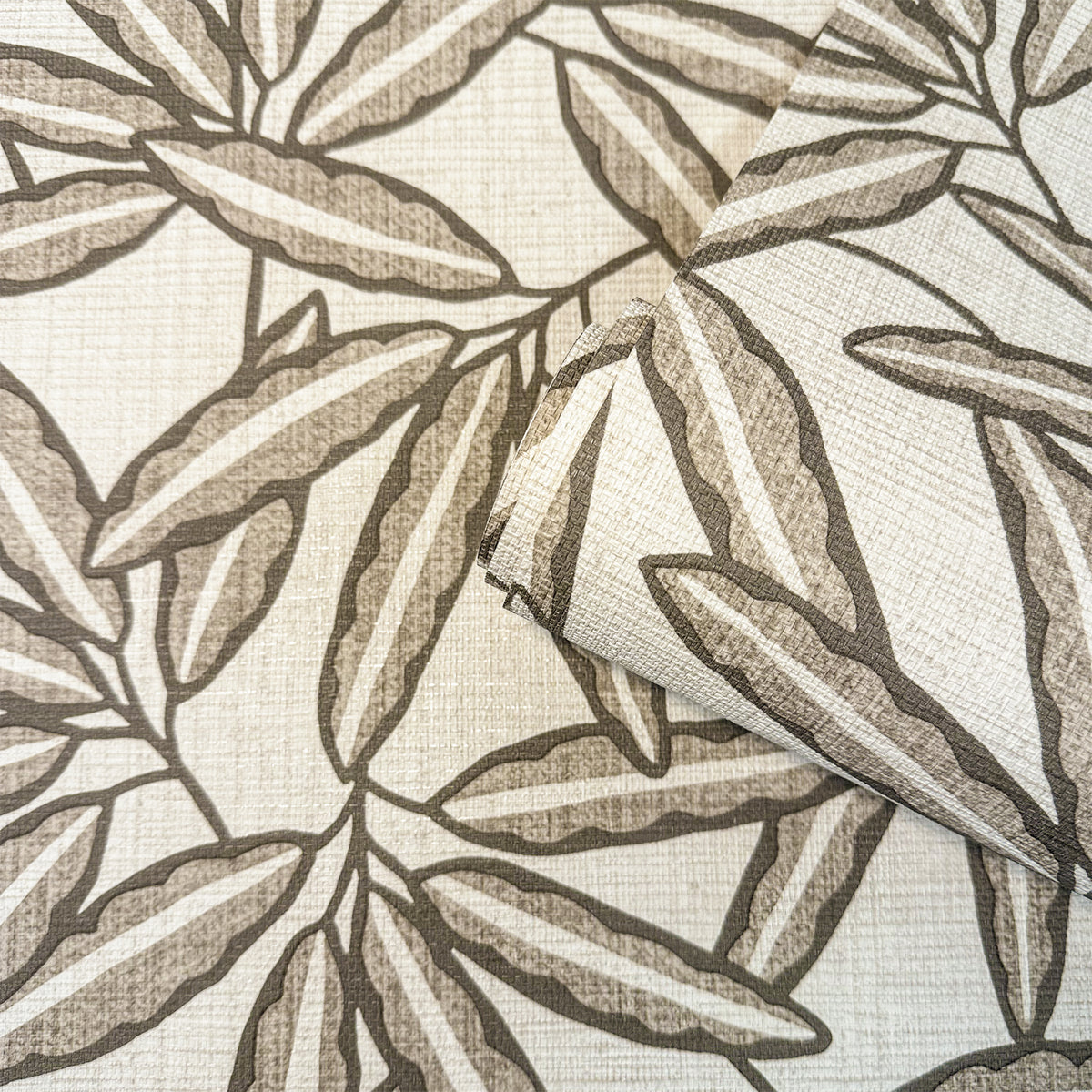 Grasscloth Leaf Cream Heavyweight Wallpaper by Belgravia Décor
