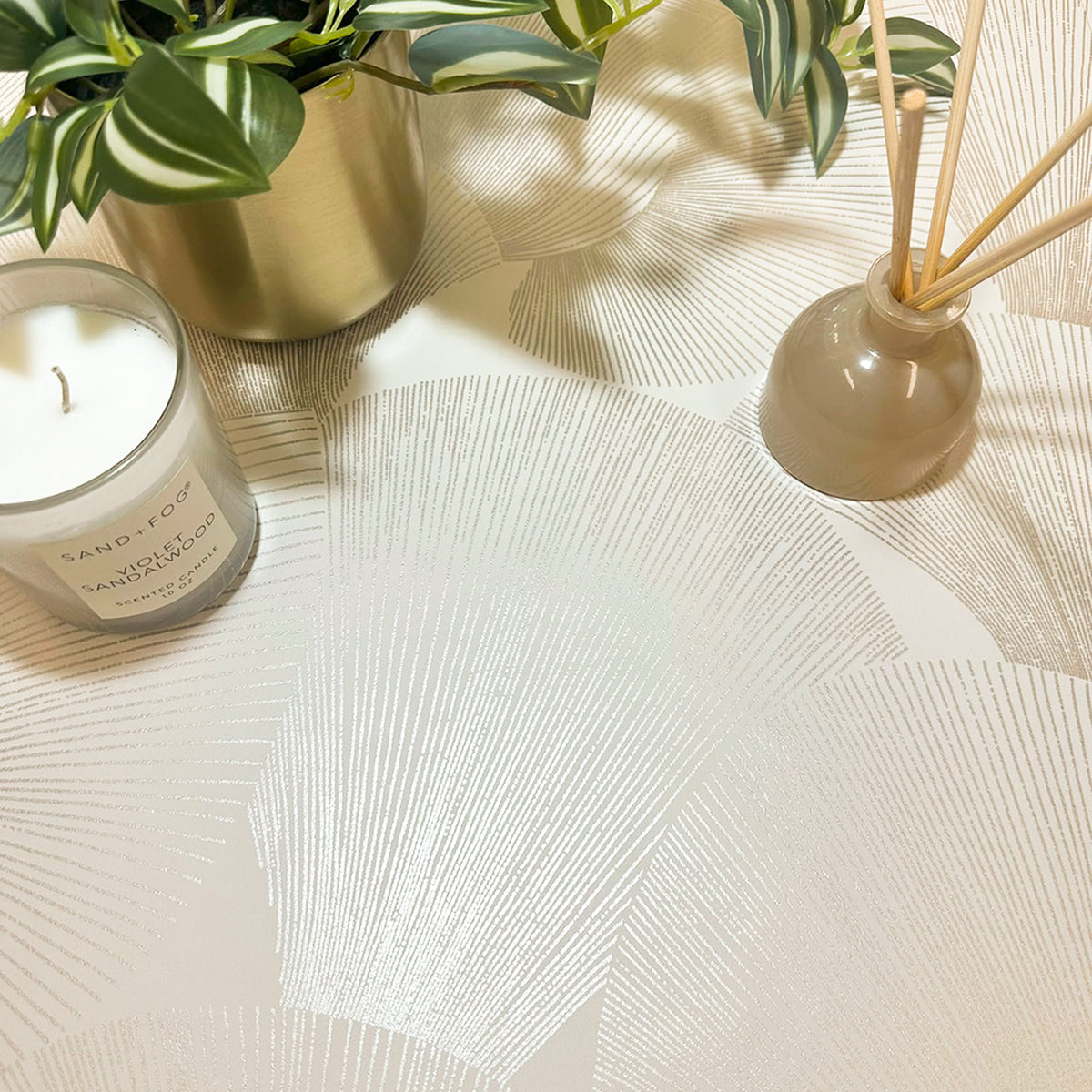 Sirena Shall Cream Wallpaper by Belgravia Décor