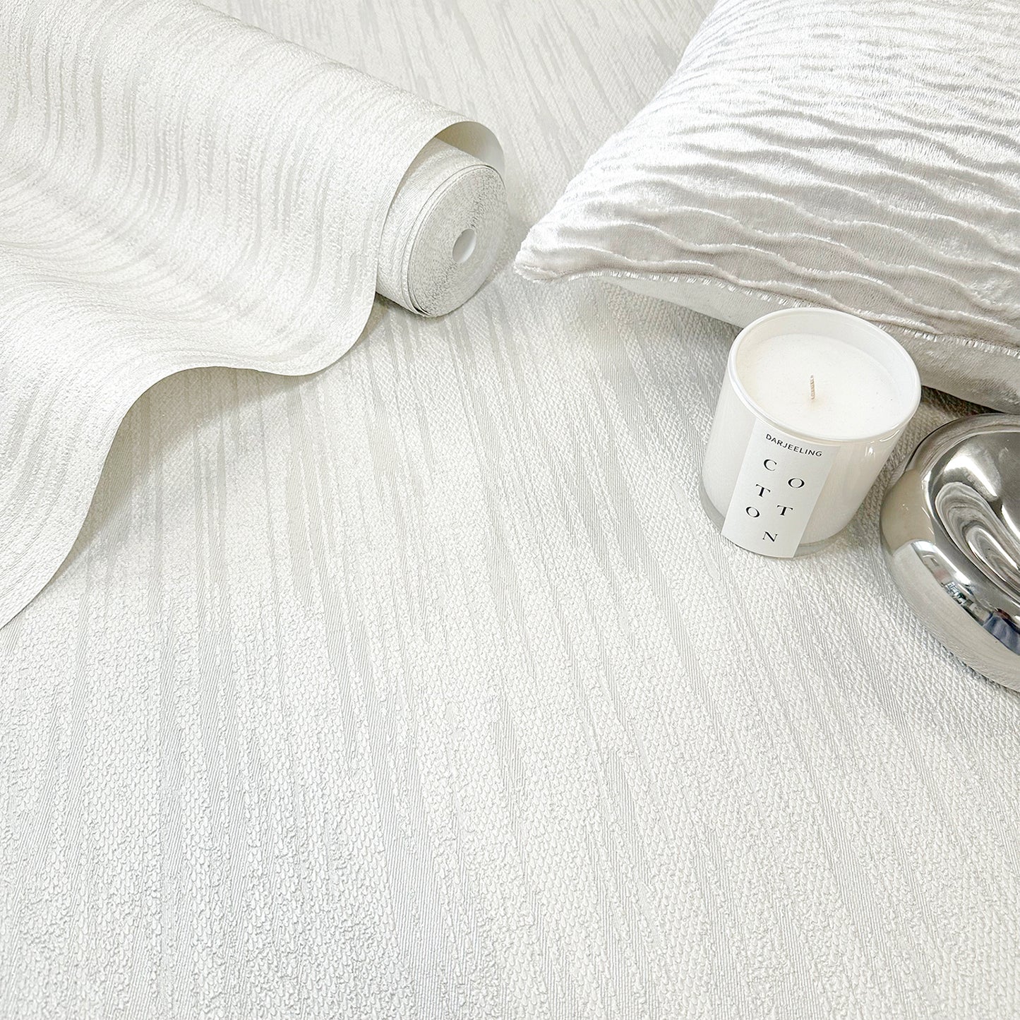 Allegra White Italian Heavyweight Wallpaper by Belgravia Décor
