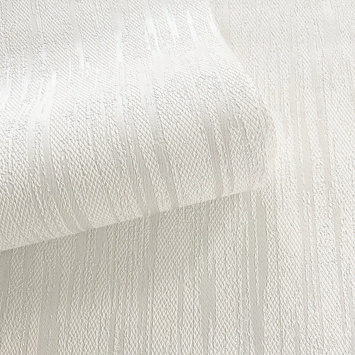 Allegra White Italian Heavyweight Wallpaper by Belgravia Décor