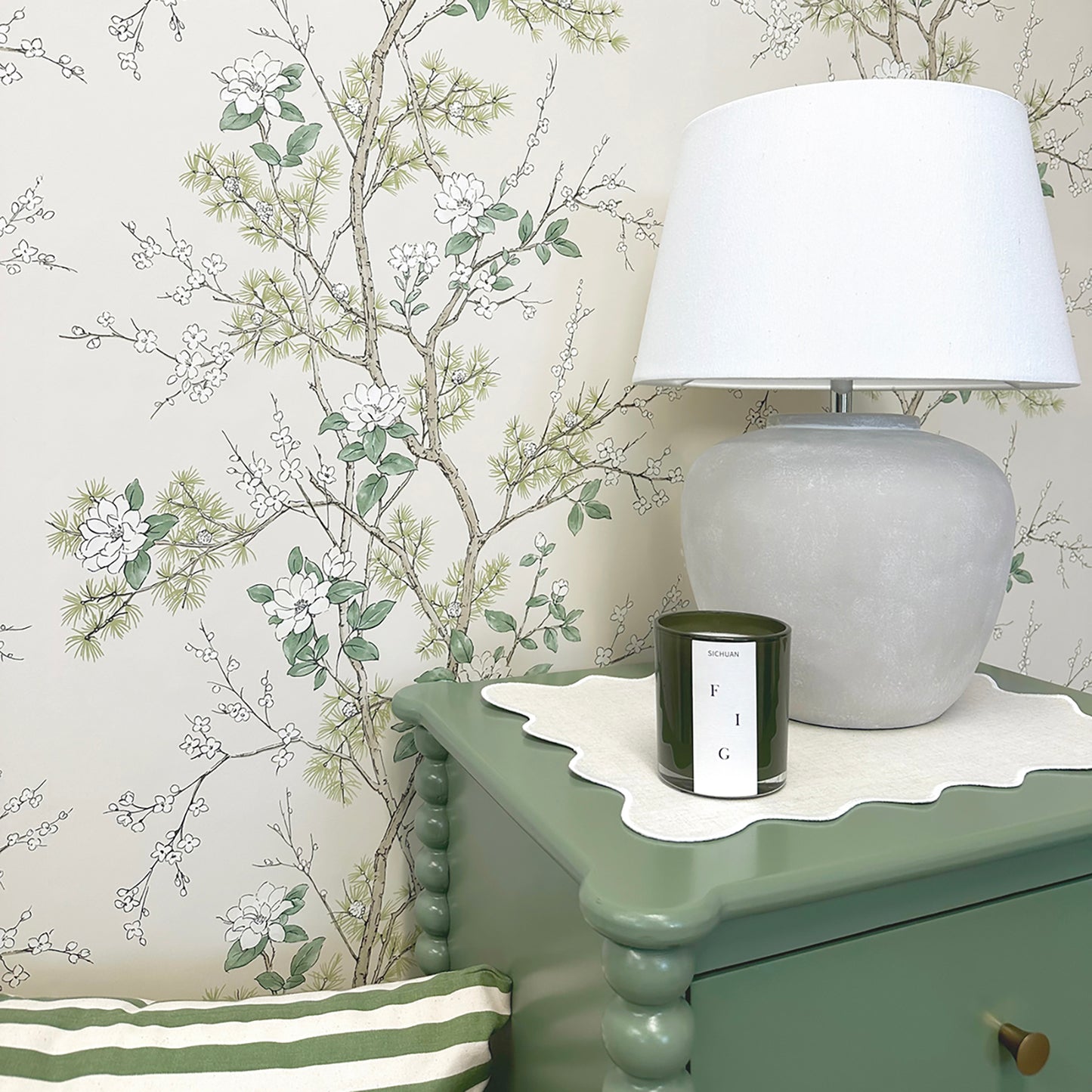 Bridget Floral Cream wallpaper by Belgravia Décor