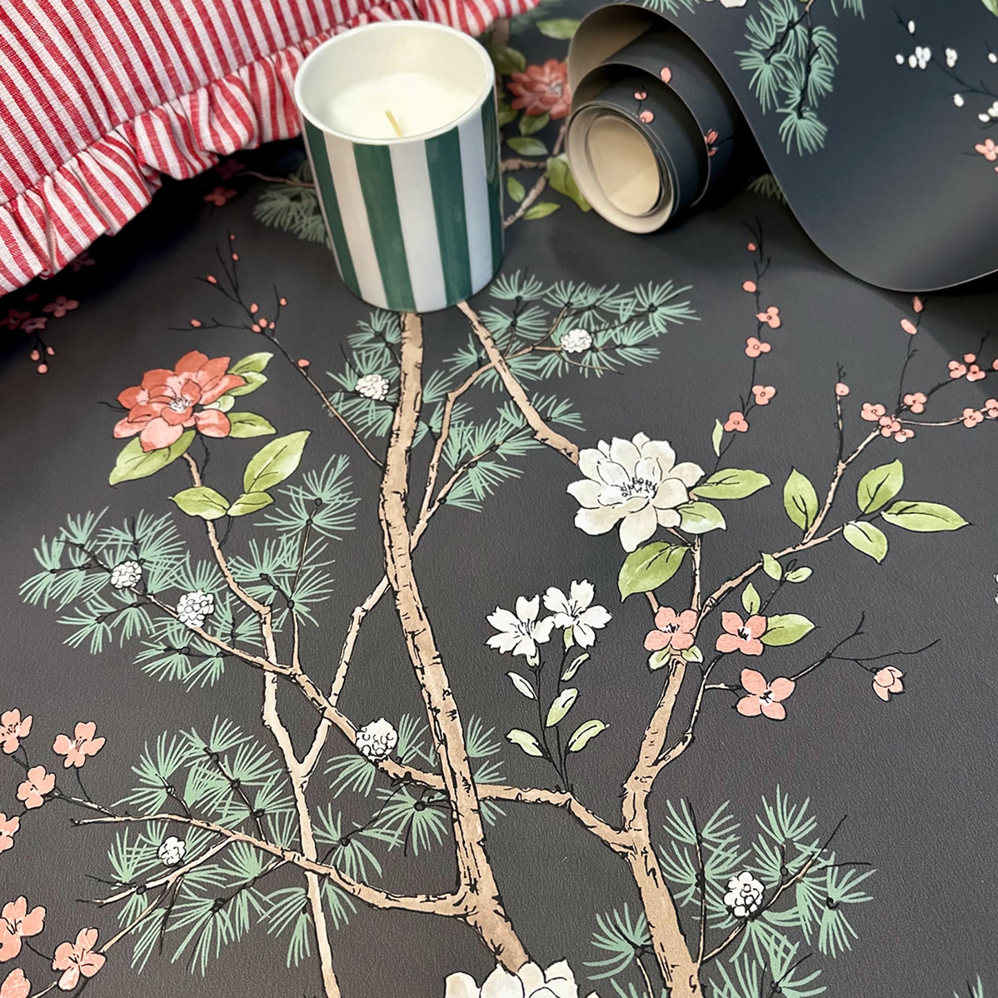 Bridget Floral Charcoal wallpaper by Belgravia Décor