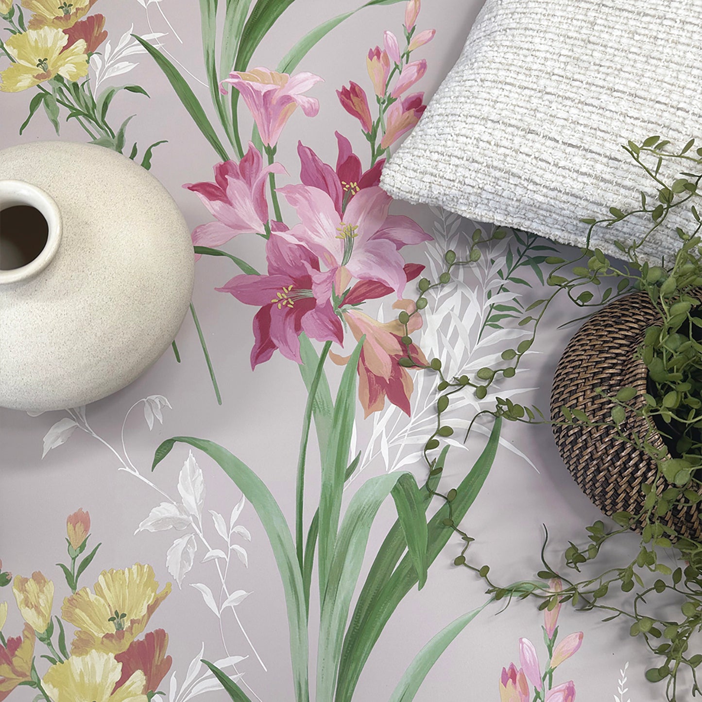 Thalia Pink Wallpaper by Belgravia Décor
