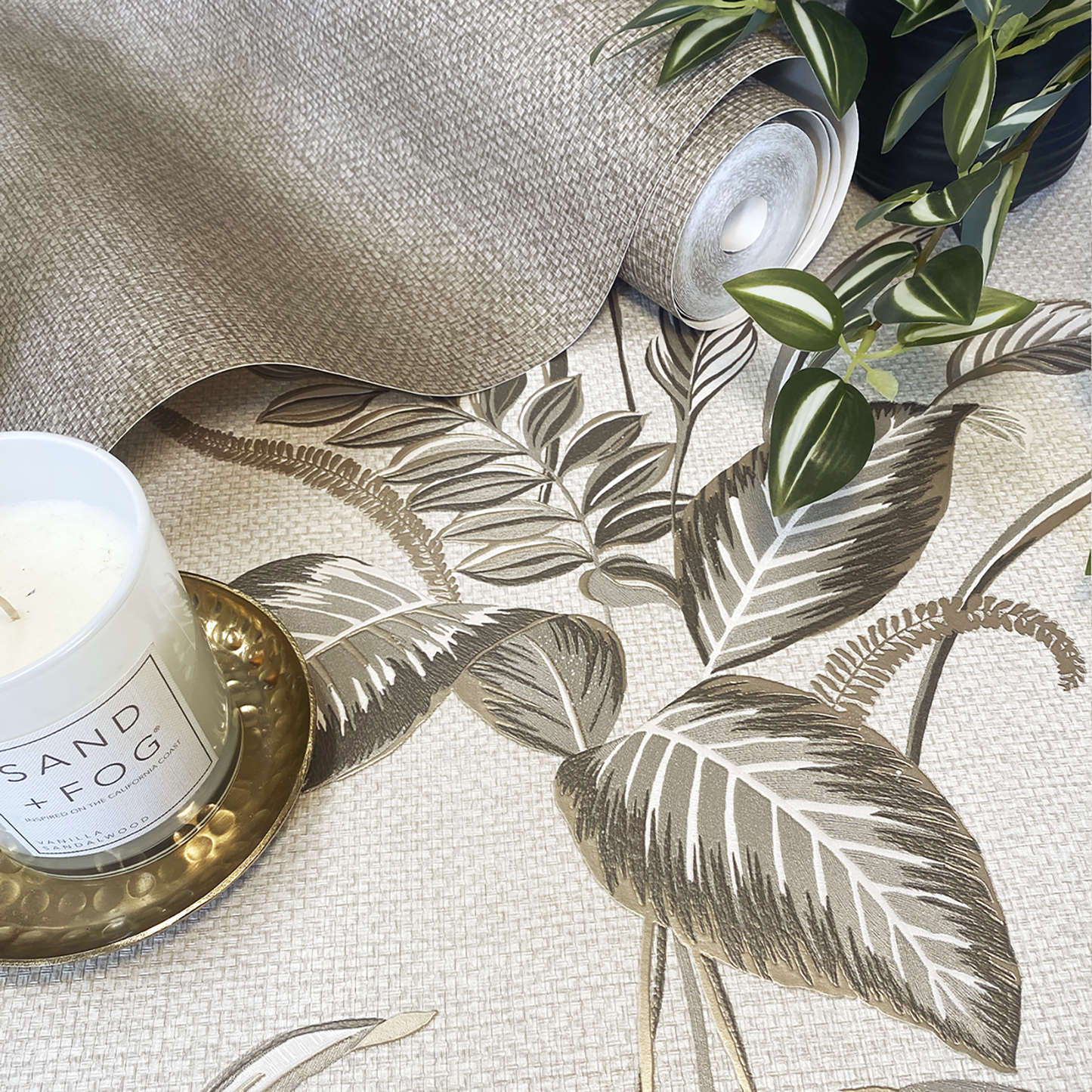 Palma Leaf Mocha/Champagne Luxury Heavyweight Textured Wallpaper by Belgravia Décor