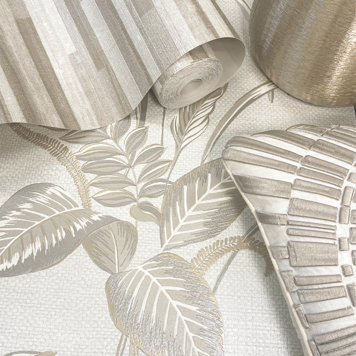 Palma Leaf White/Champagne Luxury Heavyweight Textured Wallpaper by Belgravia Décor
