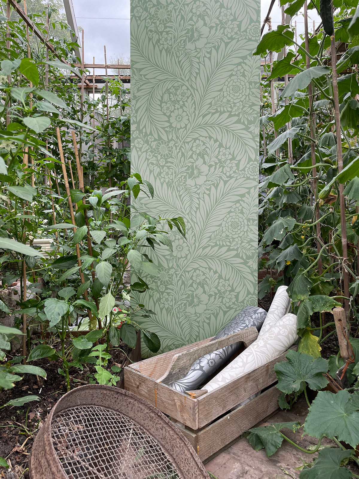 Florence Leaf Green Wallpaper by Belgravia Decor